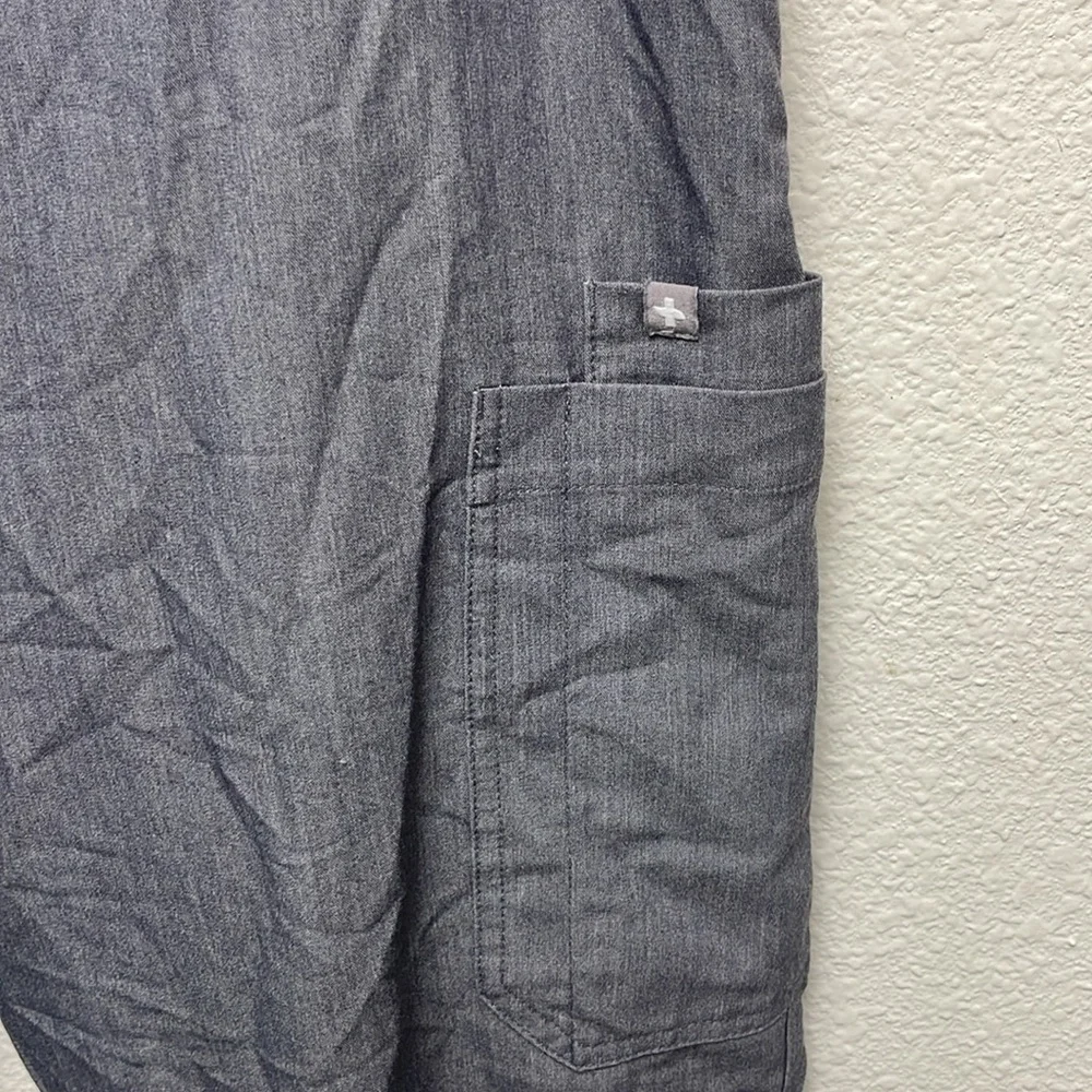 Figs Women’s Charcoal Gray Technical Scrub Cargo Pants Size Large